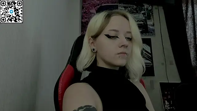 Snapshot of Holy_Mistress_S chatting on 07/14/26, 08:08 Holy Mistress S online show from 07/14/26, 08:08