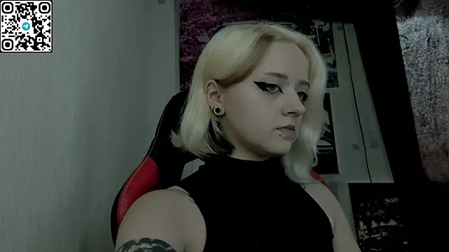 Snapshot of Holy_Mistress_S chatting on 07/26/26, 09:27 Holy Mistress S online show from 07/26/26, 09:27