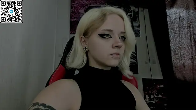 Snapshot of Holy_Mistress_S chatting on 07/28/26, 09:04 Holy Mistress S online show from 07/28/26, 09:04