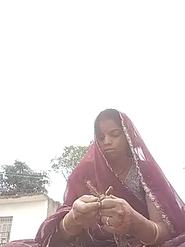 Poonam cute online show from 10/31/25, 07:42