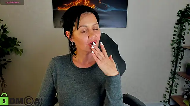 Sara Devills online show from 04/01/26, 01:41