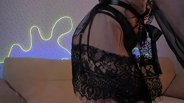 Stephanie Lopez online show from 11/23/25, 09:47