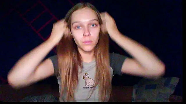 Snapshot of mari_martin chatting on 11/15/25, 03:08 mari martin online show from 11/15/25, 03:08