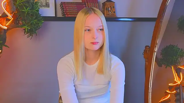 Snapshot of YungLyssy chatting on 10/26/25, 03:23 YungLyssy online show from 10/26/25, 03:23