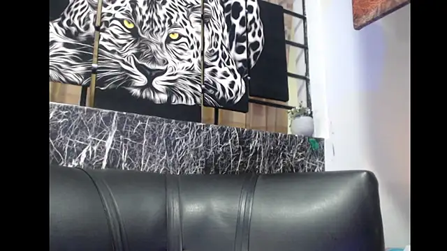 Debora Cienfuegos25 online show from 12/23/25, 05:16