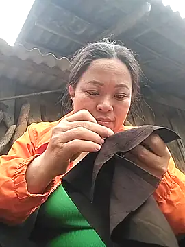 Nadia-a online show from 11/17/25, 03:12