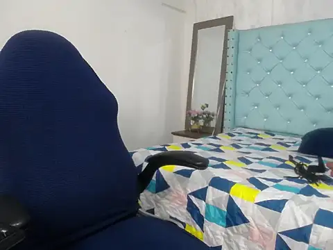 Snapshot of yuliet_latin69 chatting on 11/08/25, 01:33 yuliet latin69 online show from 11/08/25, 01:33