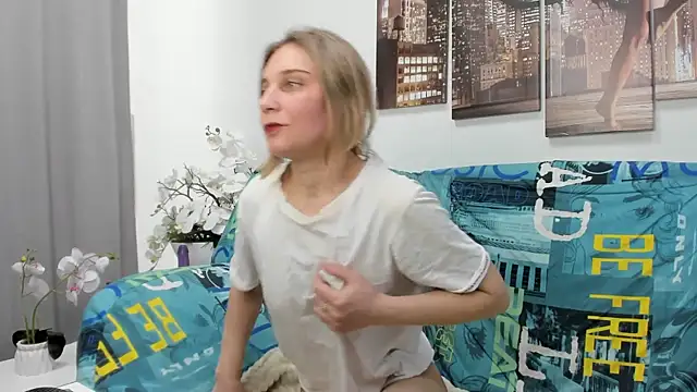 Tenderly Sophie online show from 05/29/26, 08:23