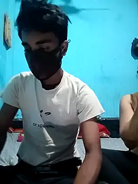 Snapshot of CoupleShow_432 chatting on 11/12/25, 11:43 CoupleShow 432 online show from 11/12/25, 11:43