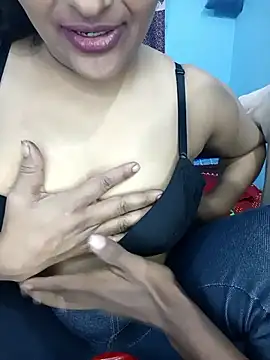 Snapshot of CoupleShow_432 chatting on 12/13/25, 07:53 CoupleShow 432 online show from 12/13/25, 07:53