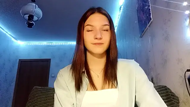 Snapshot of Beauty_miIa chatting on 10/22/25, 02:50 Beauty miIa online show from 10/22/25, 02:50