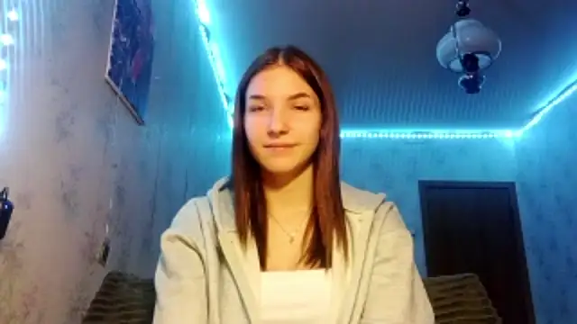 Snapshot of Beauty_miIa chatting on 10/26/25, 06:03 Beauty miIa online show from 10/26/25, 06:03