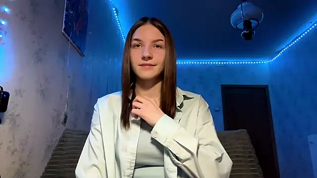 Snapshot of Beauty_miIa chatting on 11/11/25, 04:40 Beauty miIa online show from 11/11/25, 04:40