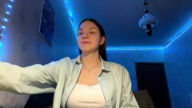 Snapshot of Beauty_miIa chatting on 11/14/25, 04:38 Beauty miIa online show from 11/14/25, 04:38