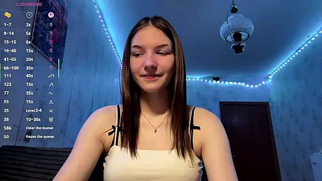 Snapshot of Beauty_miIa chatting on 12/16/25, 03:39 Beauty miIa online show from 12/16/25, 03:39