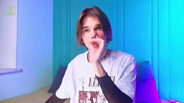 Snapshot of DavidLeatherhofff chatting on 11/01/25, 03:58 DavidLeatherhofff online show from 11/01/25, 03:58