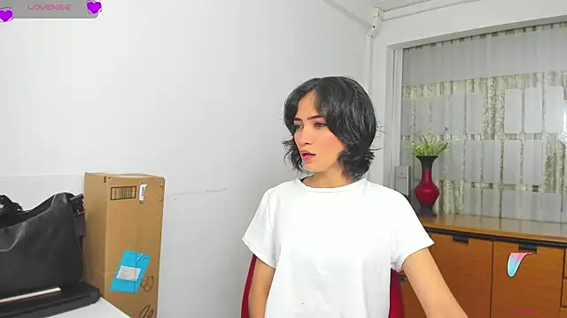 chloehanna online show from 11/16/25, 02:22