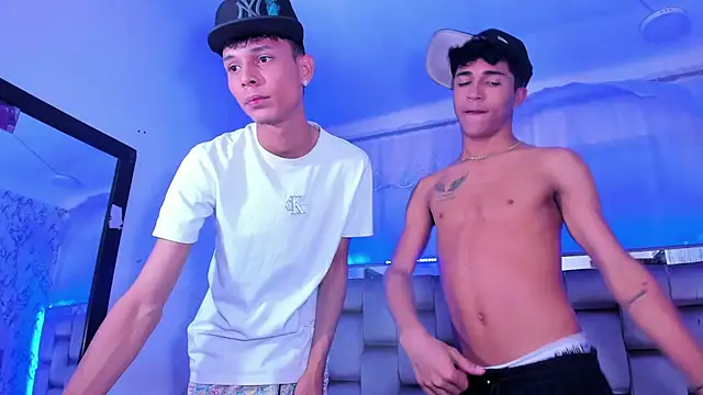 Snapshot of boyswantingplay chatting on 11/26/25, 10:27 boyswantingplay online show from 11/26/25, 10:27