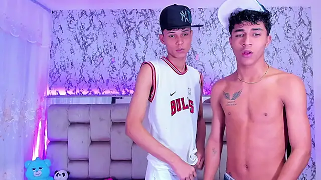 Snapshot of boyswantingplay chatting on 11/30/25, 09:02 boyswantingplay online show from 11/30/25, 09:02