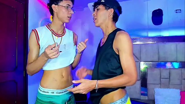 Snapshot of boyswantingplay chatting on 02/15/26, 07:38 boyswantingplay online show from 02/15/26, 07:38