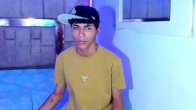 Snapshot of boyswantingplay chatting on 02/16/26, 11:01 boyswantingplay online show from 02/16/26, 11:01