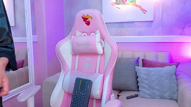 AdelineJhones online show from 10/24/25, 01:29