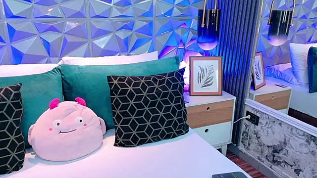 AdelineJhones online show from 04/15/26, 02:46