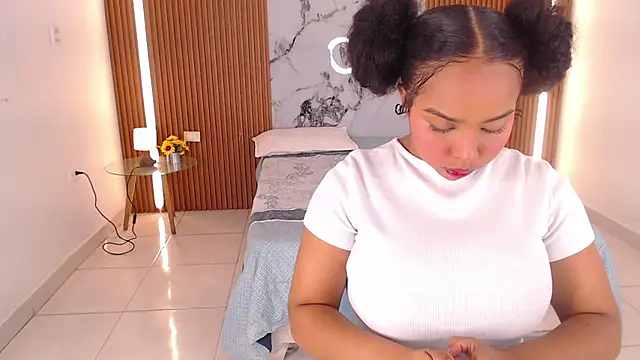 rosselyn  online show from 03/07/26, 12:02