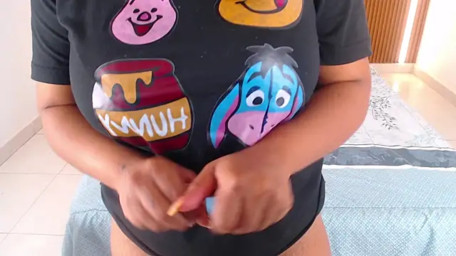 rosselyn  online show from 03/17/26, 12:19