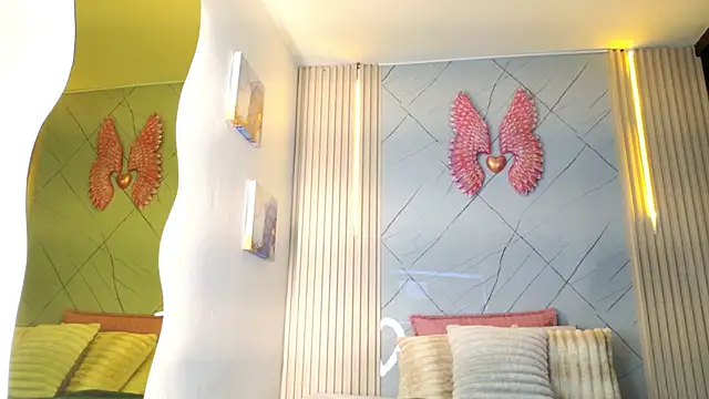 Snapshot of Sara_swift9 chatting on 11/19/25, 08:09 Sara swift9 online show from 11/19/25, 08:09