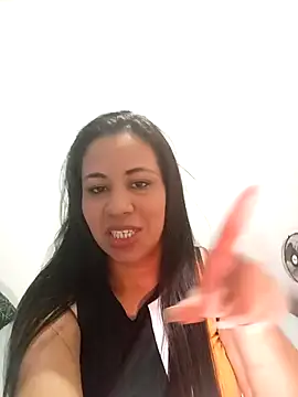 Snapshot of LeilaTaylor chatting on 10/24/25, 02:57 LeilaTaylor online show from 10/24/25, 02:57