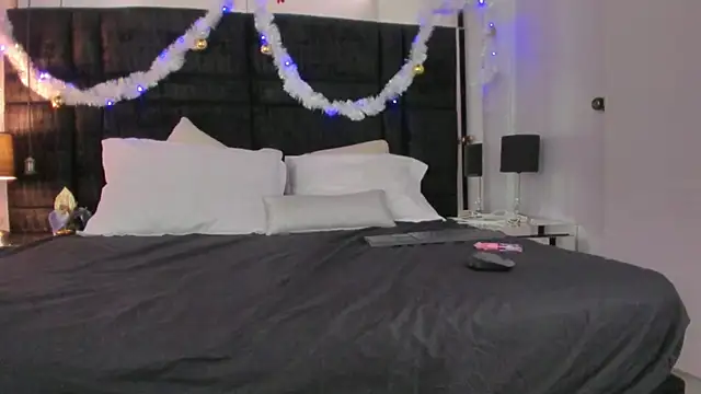 EmmadaSilva online show from 11/24/25, 06:51