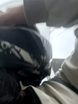 Snapshot of miadaviesx chatting on 11/15/25, 11:29 miadaviesx online show from 11/15/25, 11:29