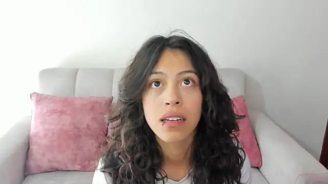 Snapshot of emily_jonessxx chatting on 10/29/25, 07:04 emily jonessxx online show from 10/29/25, 07:04