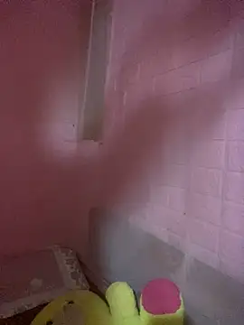 Snapshot of o-one-o chatting on 10/27/25, 01:48 o-one-o online show from 10/27/25, 01:48