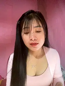 Snapshot of o-one-o chatting on 12/14/25, 01:33 o-one-o online show from 12/14/25, 01:33