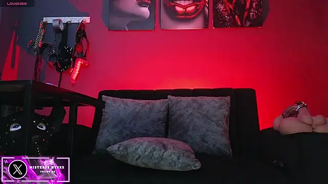 Misterss-Nyxxx online show from 03/04/26, 01:00