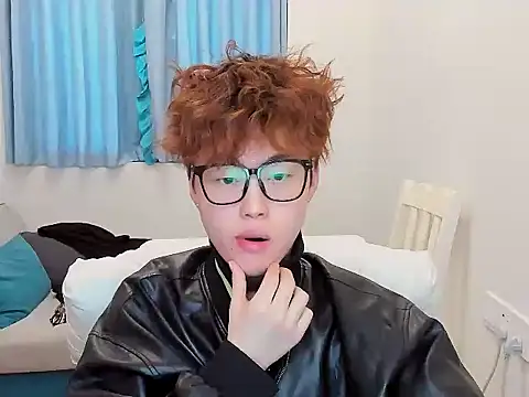 L1kuto online show from 10/27/25, 09:35