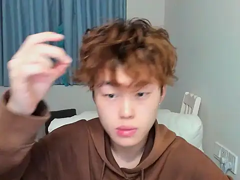 L1kuto online show from 10/31/25, 10:05