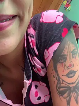 Emilyy-18 online show from 10/28/25, 05:26