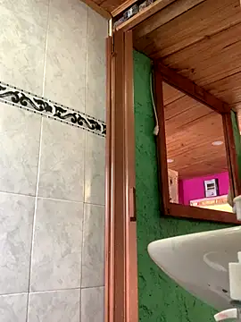 Emilyy-18 online show from 11/10/25, 07:35