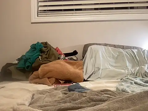 Snapshot of andrenoma427 chatting on 10/22/25, 09:42 andrenoma427 online show from 10/22/25, 09:42