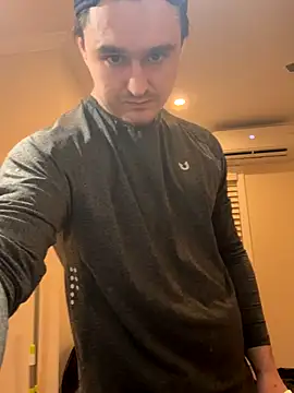 Snapshot of andrenoma427 chatting on 10/24/25, 02:41 andrenoma427 online show from 10/24/25, 02:41