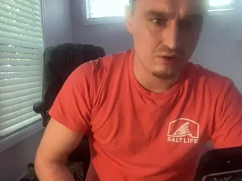 Snapshot of andrenoma427 chatting on 10/24/25, 02:46 andrenoma427 online show from 10/24/25, 02:46