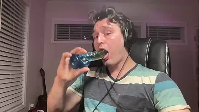 Snapshot of andrenoma427 chatting on 11/09/25, 02:54 andrenoma427 online show from 11/09/25, 02:54