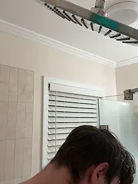 Snapshot of andrenoma427 chatting on 11/13/25, 02:32 andrenoma427 online show from 11/13/25, 02:32