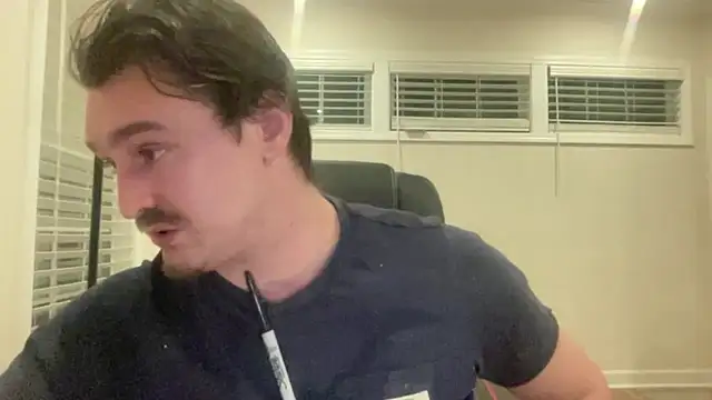 Snapshot of andrenoma427 chatting on 12/14/25, 01:44 andrenoma427 online show from 12/14/25, 01:44