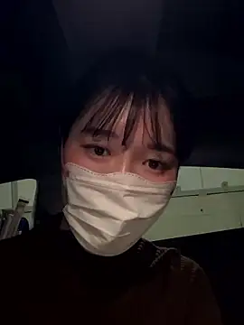 karenchaaan online show from 10/28/25, 08:07