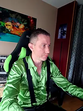 Gamerinleather online show from 10/26/25, 08:42