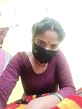 Snapshot of Shreya-750 chatting on 11/19/25, 04:07 Shreya-750 online show from 11/19/25, 04:07